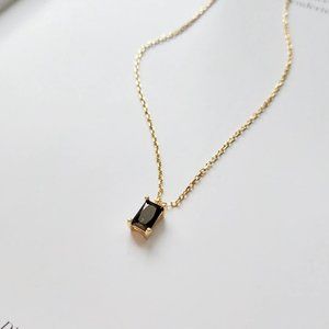 18K gold Black Zirconia Pendant Necklace - NEW